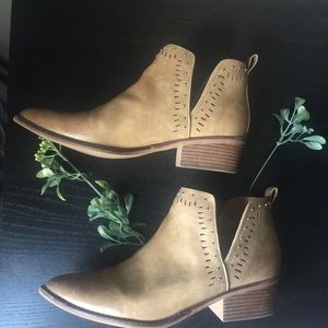 Tan ankle boots size 9